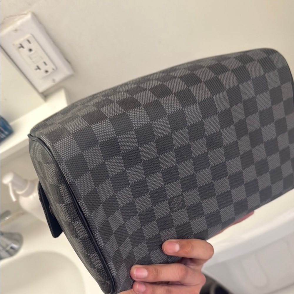Louis Vuitton Damier Graphite Toiletry Bag Black and Gray - Picture 4 of 6